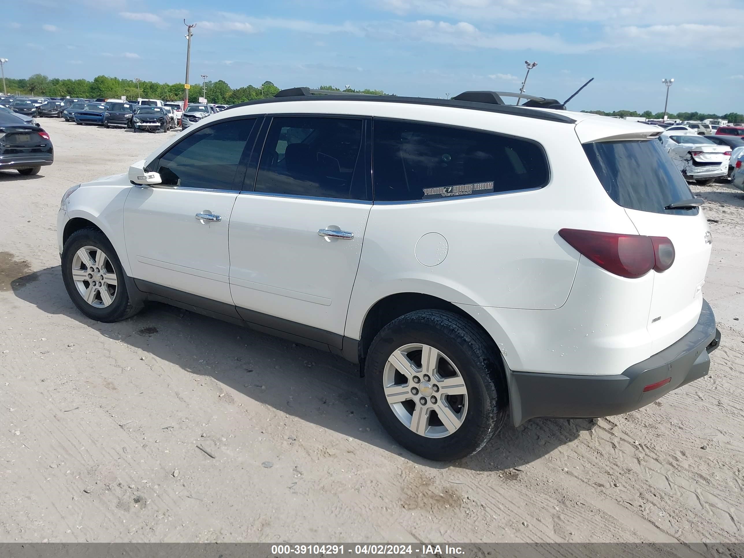 Photo 2 VIN: 1GNKVGED9BJ413635 - CHEVROLET TRAVERSE 