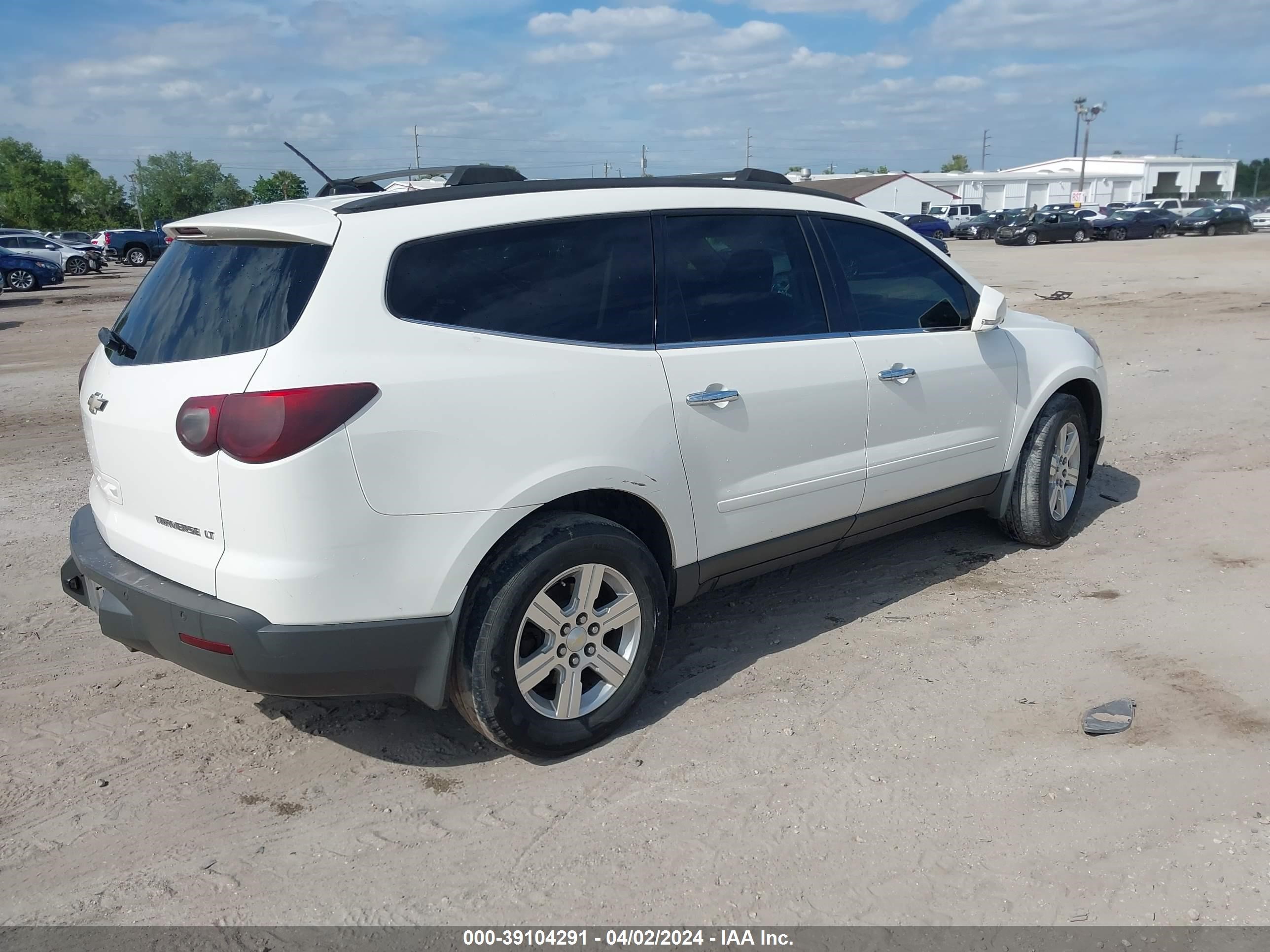 Photo 3 VIN: 1GNKVGED9BJ413635 - CHEVROLET TRAVERSE 