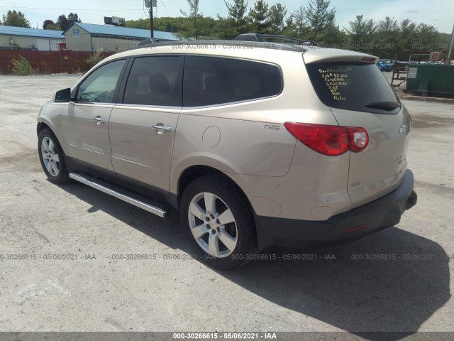 Photo 2 VIN: 1GNKVGEDXCJ228849 - CHEVROLET TRAVERSE 