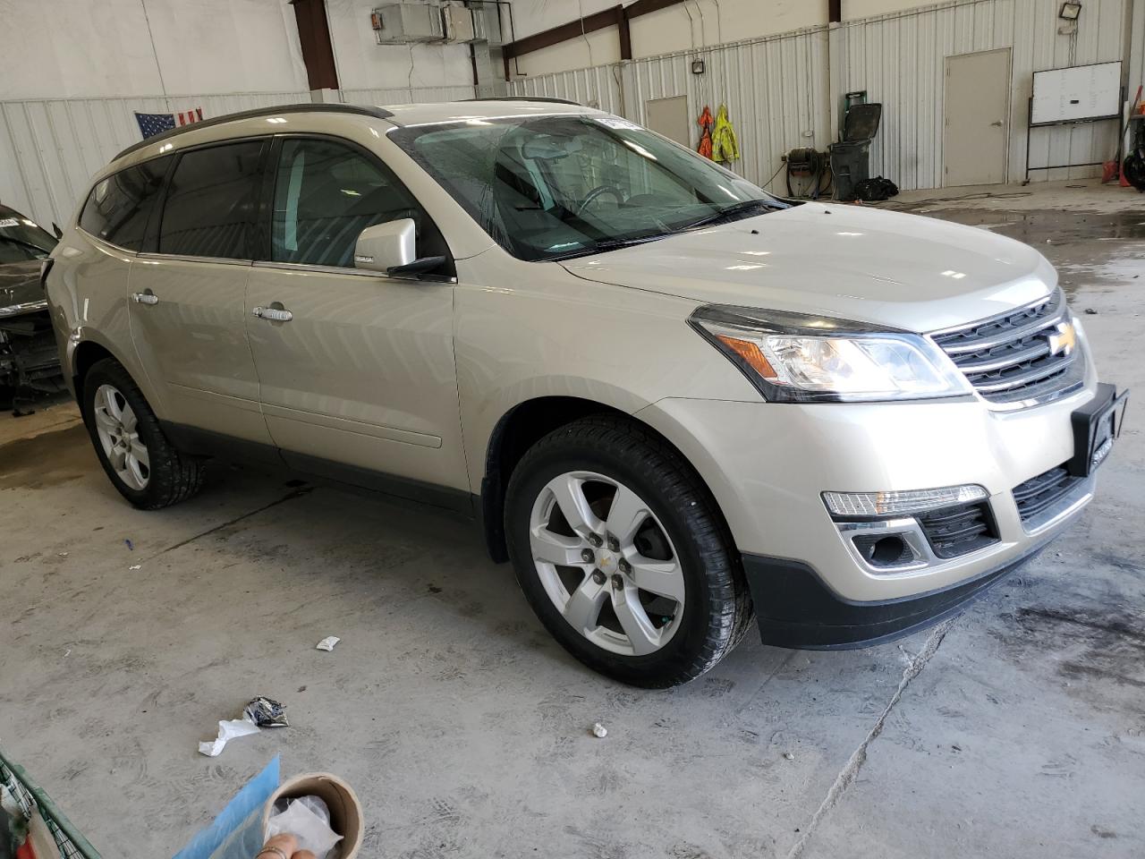 Photo 3 VIN: 1GNKVGKD1GJ321575 - CHEVROLET TRAVERSE 