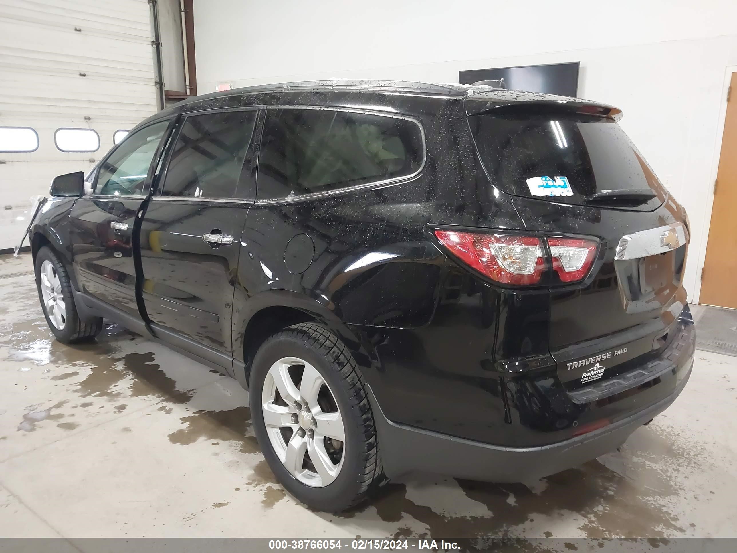 Photo 2 VIN: 1GNKVGKD1HJ211322 - CHEVROLET TRAVERSE 