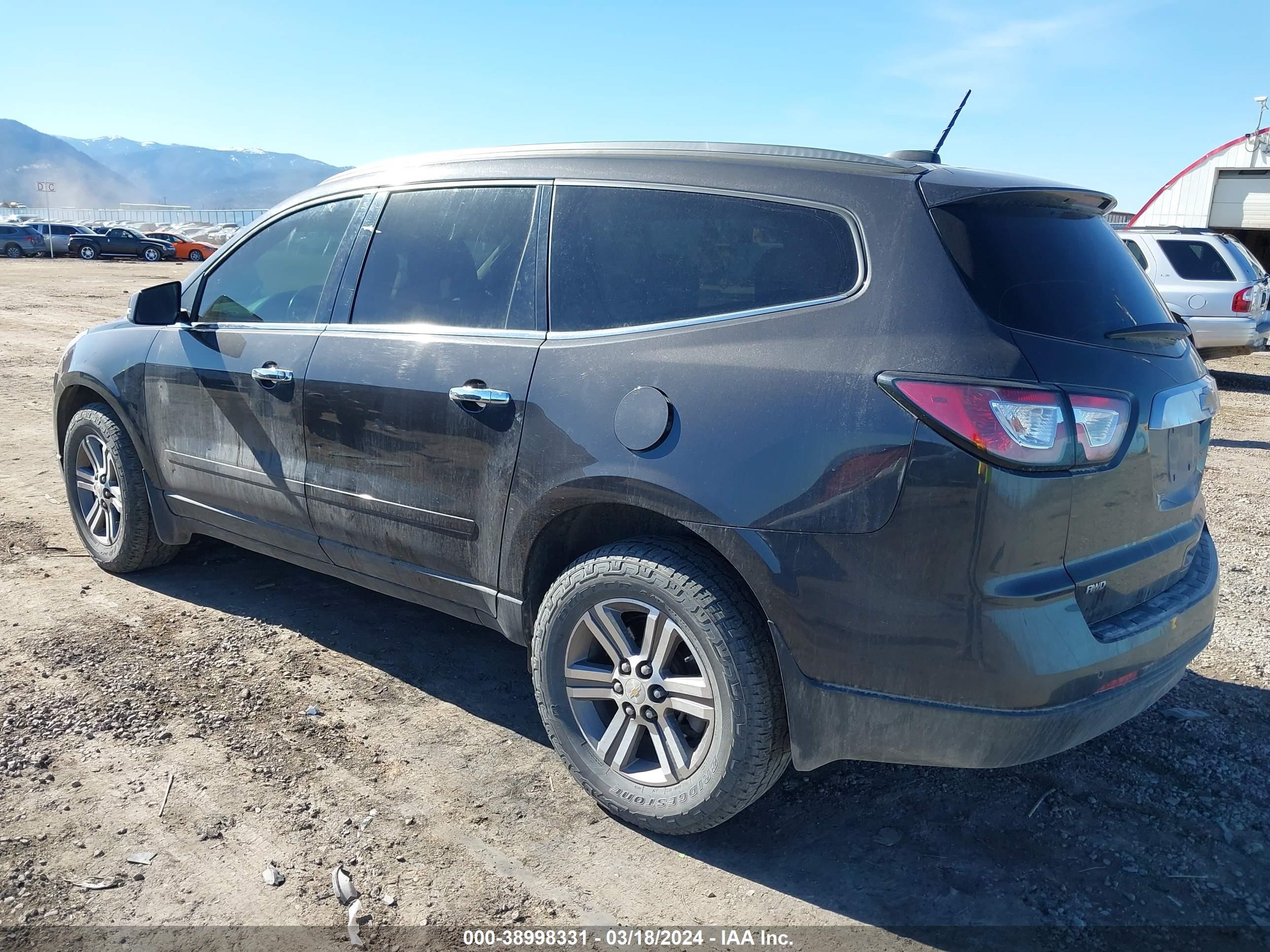 Photo 2 VIN: 1GNKVGKD2GJ313856 - CHEVROLET TRAVERSE 