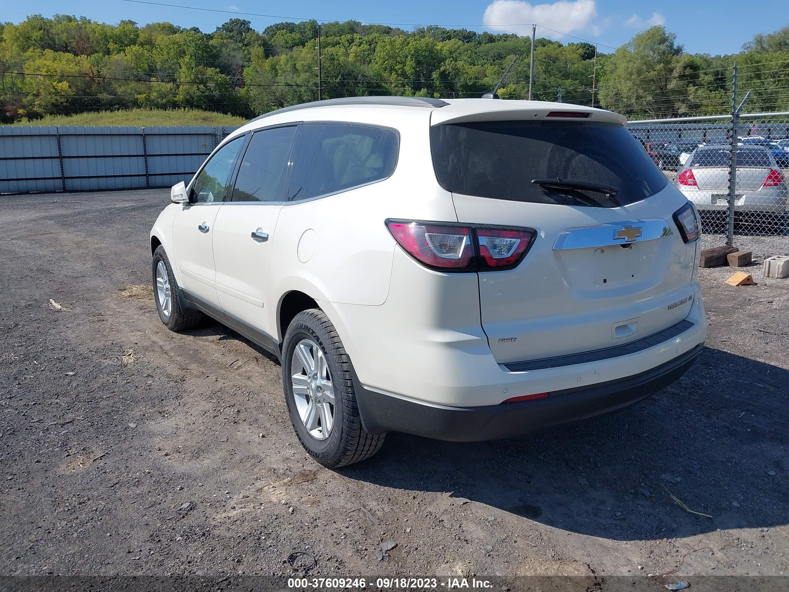 Photo 2 VIN: 1GNKVGKD3DJ186191 - CHEVROLET TRAVERSE 