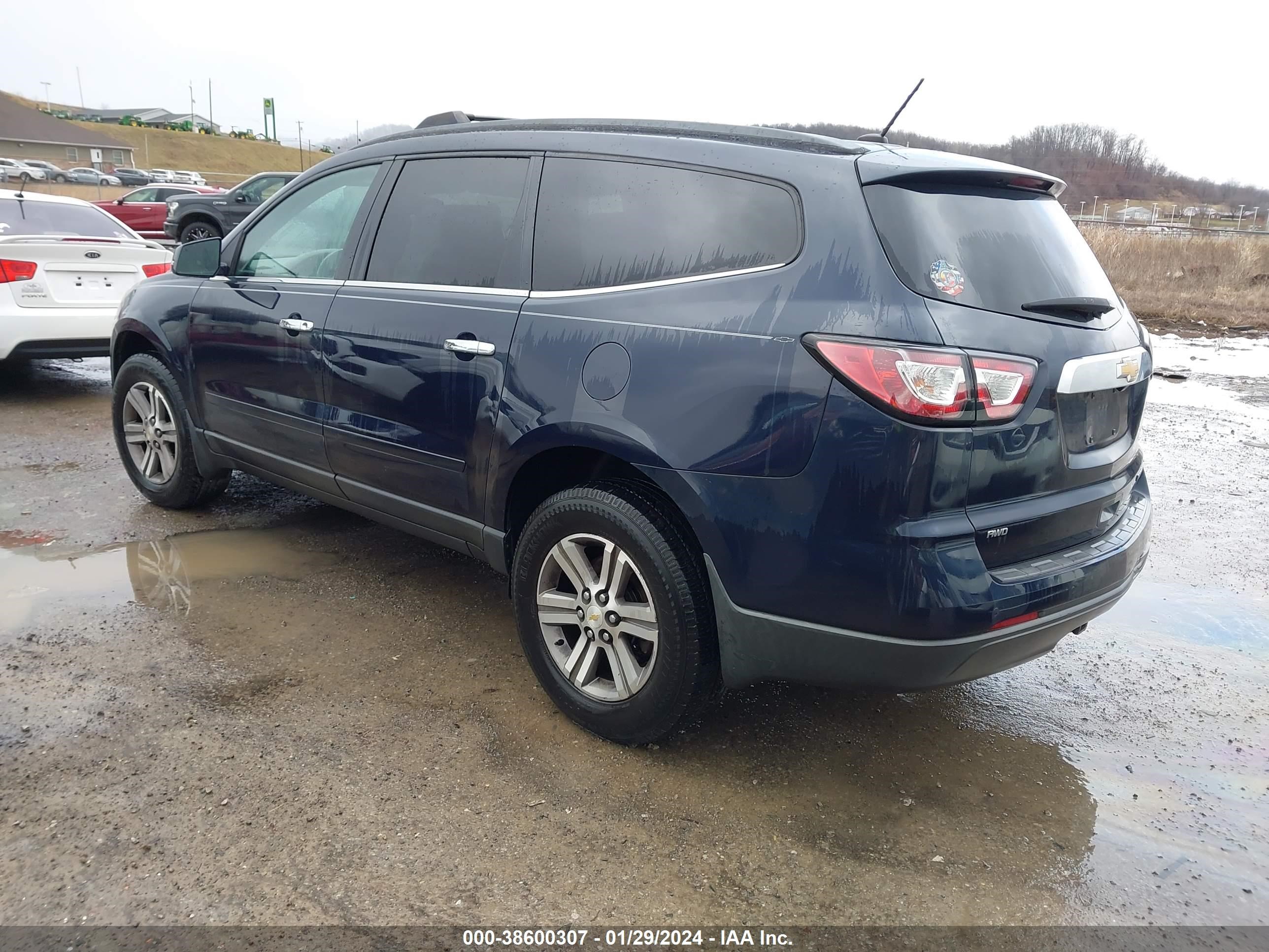 Photo 2 VIN: 1GNKVGKD7FJ321031 - CHEVROLET TRAVERSE 