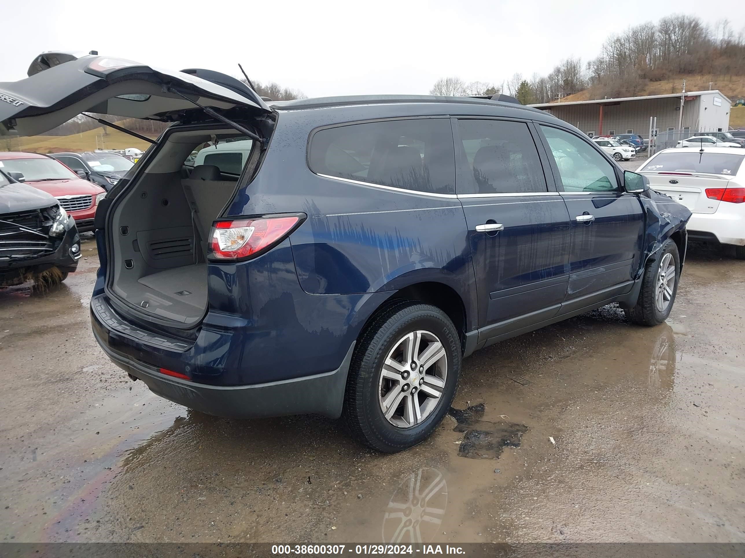 Photo 3 VIN: 1GNKVGKD7FJ321031 - CHEVROLET TRAVERSE 