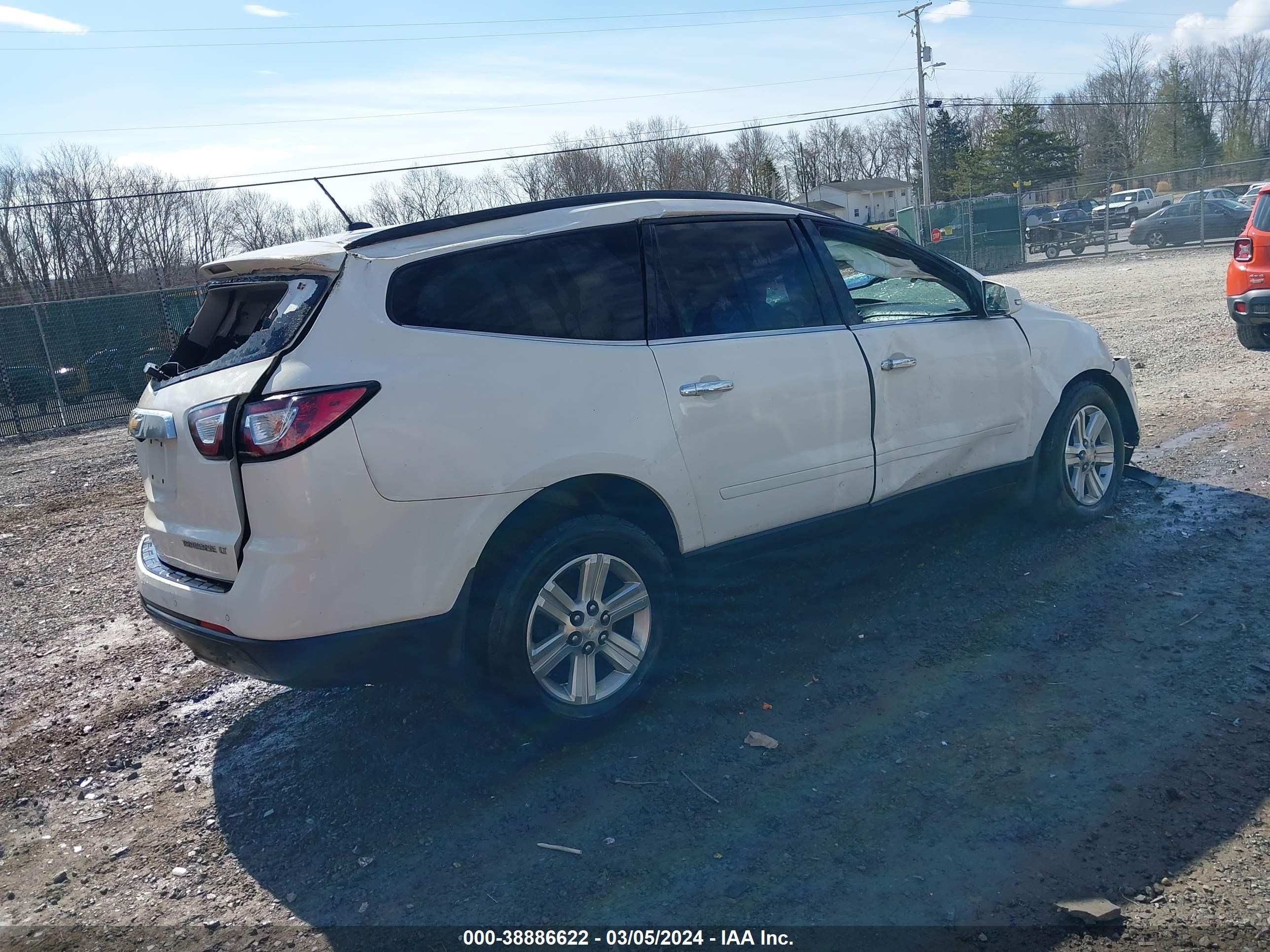 Photo 3 VIN: 1GNKVGKD8EJ325961 - CHEVROLET TRAVERSE 