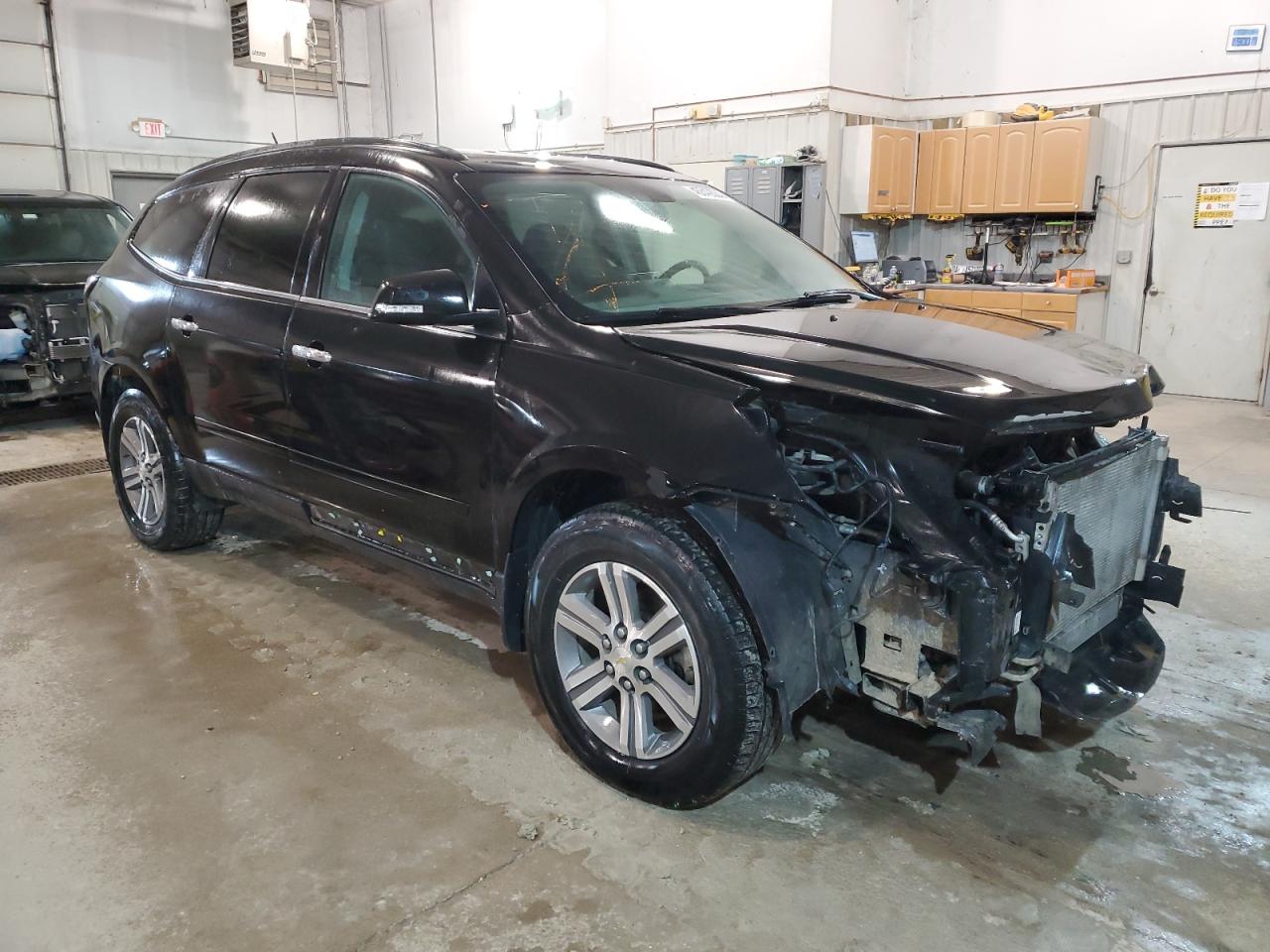 Photo 3 VIN: 1GNKVHKD2GJ124453 - CHEVROLET TRAVERSE 