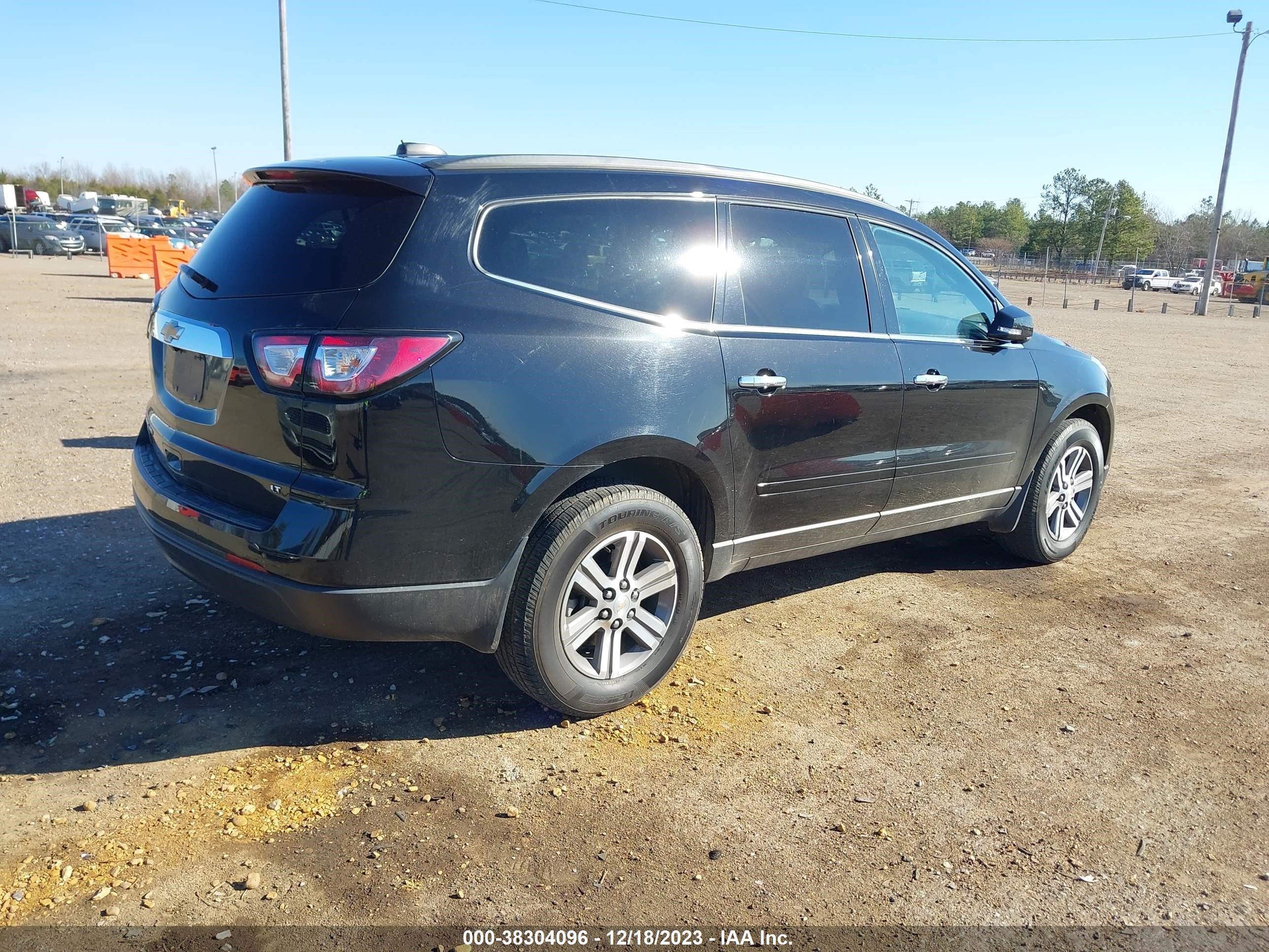 Photo 3 VIN: 1GNKVHKD5HJ283100 - CHEVROLET TRAVERSE 