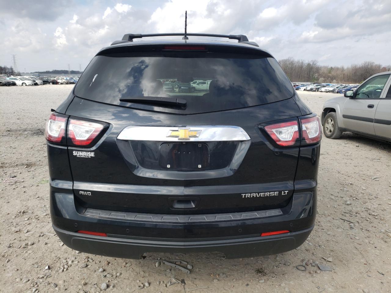 Photo 5 VIN: 1GNKVHKD8FJ214897 - CHEVROLET TRAVERSE 