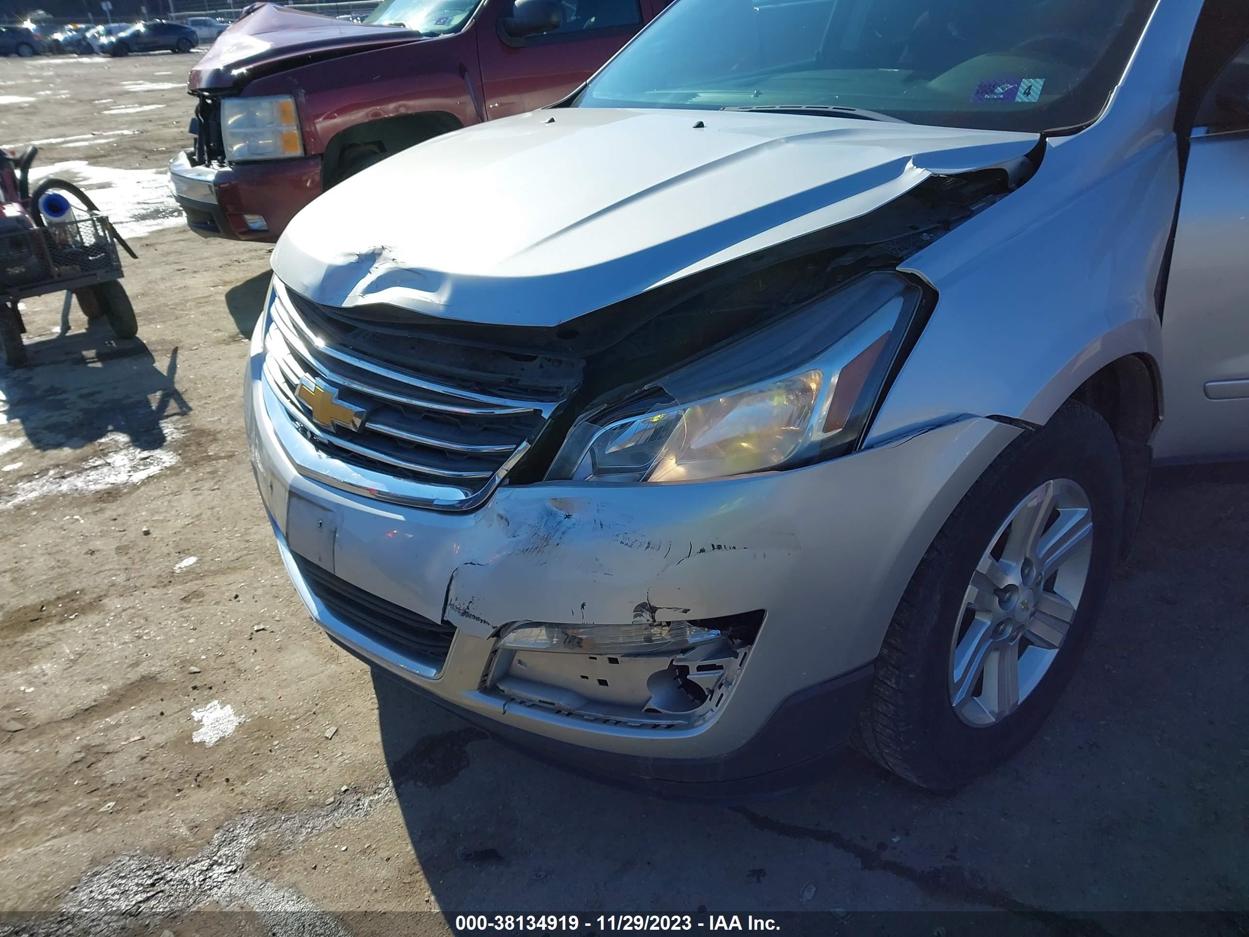 Photo 5 VIN: 1GNKVHKD9EJ283998 - CHEVROLET TRAVERSE 