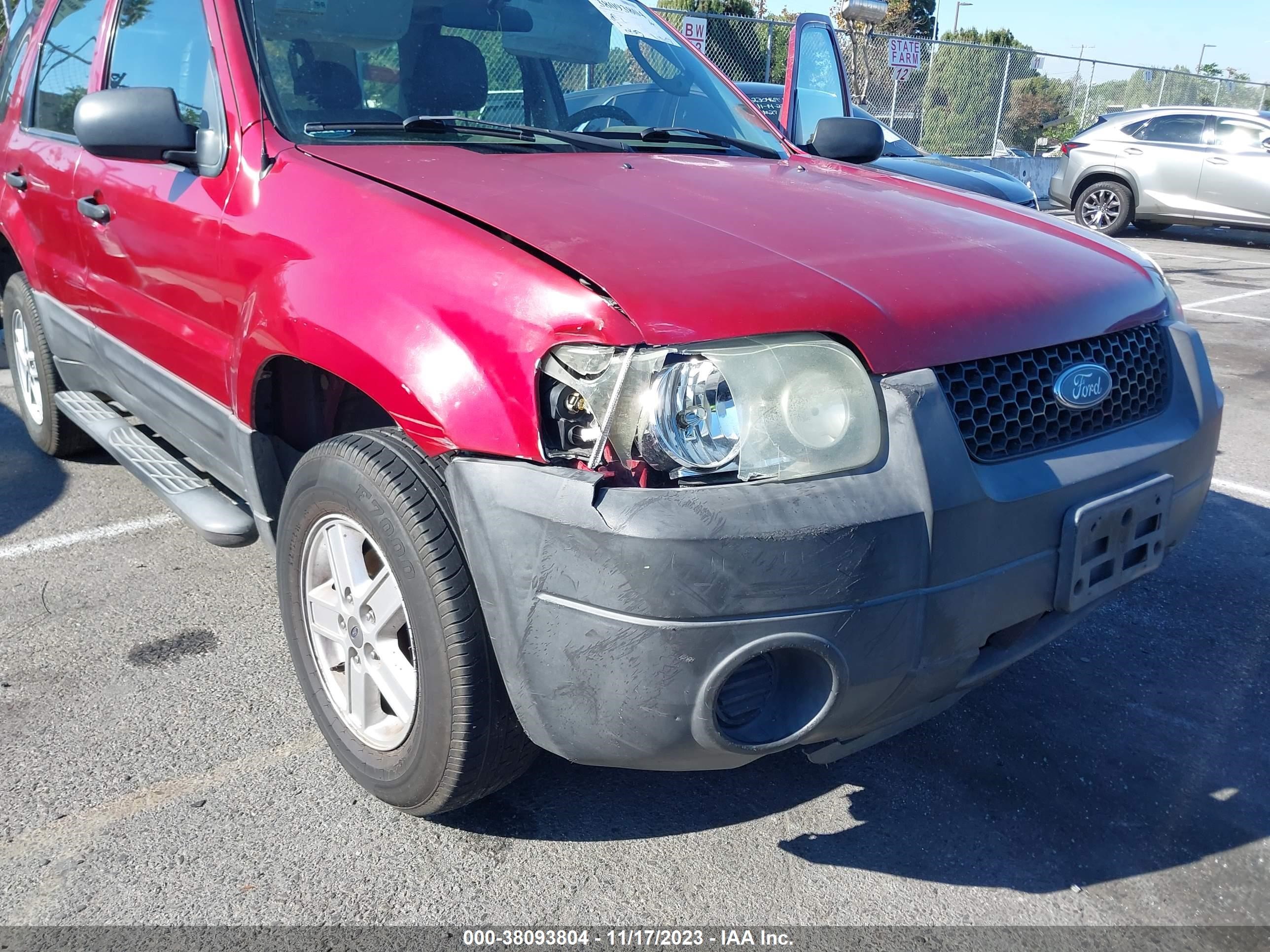 Photo 5 VIN: 1GNKVHKDXEJ281242 - FORD ESCAPE 