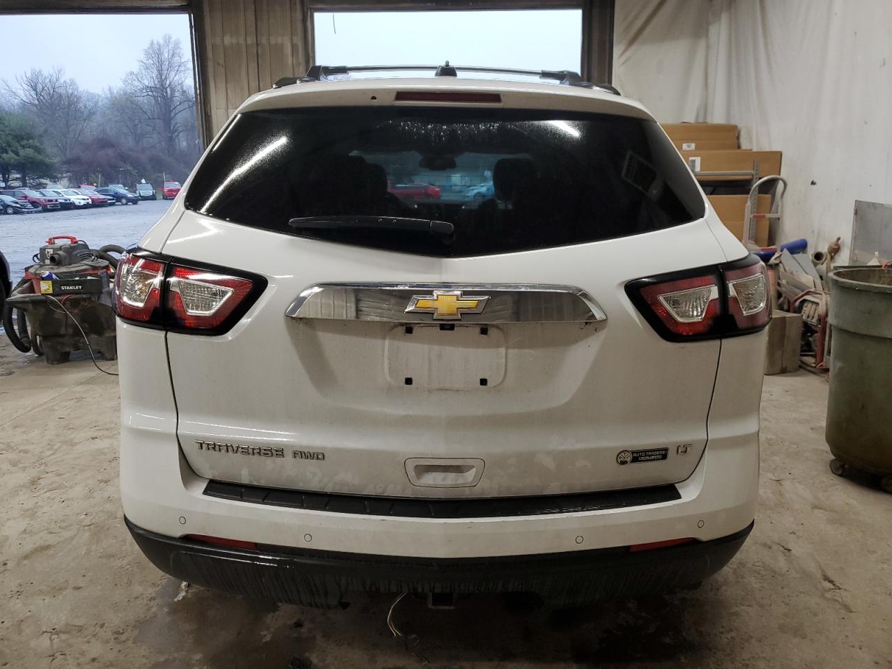 Photo 5 VIN: 1GNKVHKDXHJ105439 - CHEVROLET TRAVERSE 