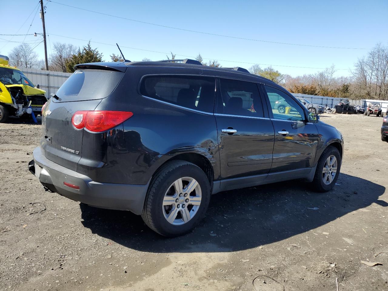 Photo 2 VIN: 1GNKVJED2BJ350553 - CHEVROLET TRAVERSE 