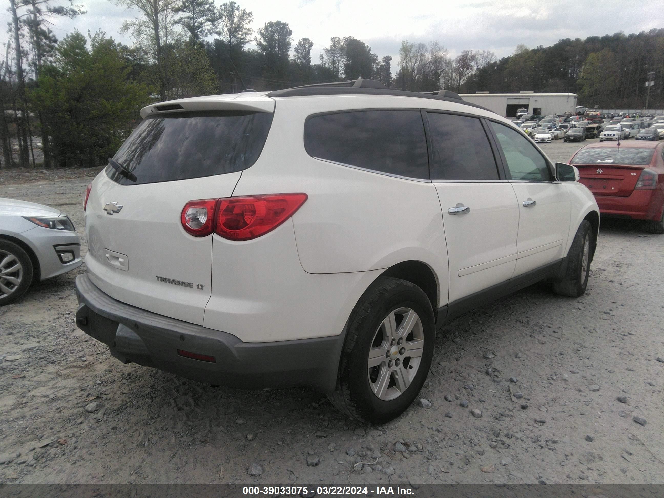 Photo 3 VIN: 1GNKVJED2CJ208379 - CHEVROLET TRAVERSE 