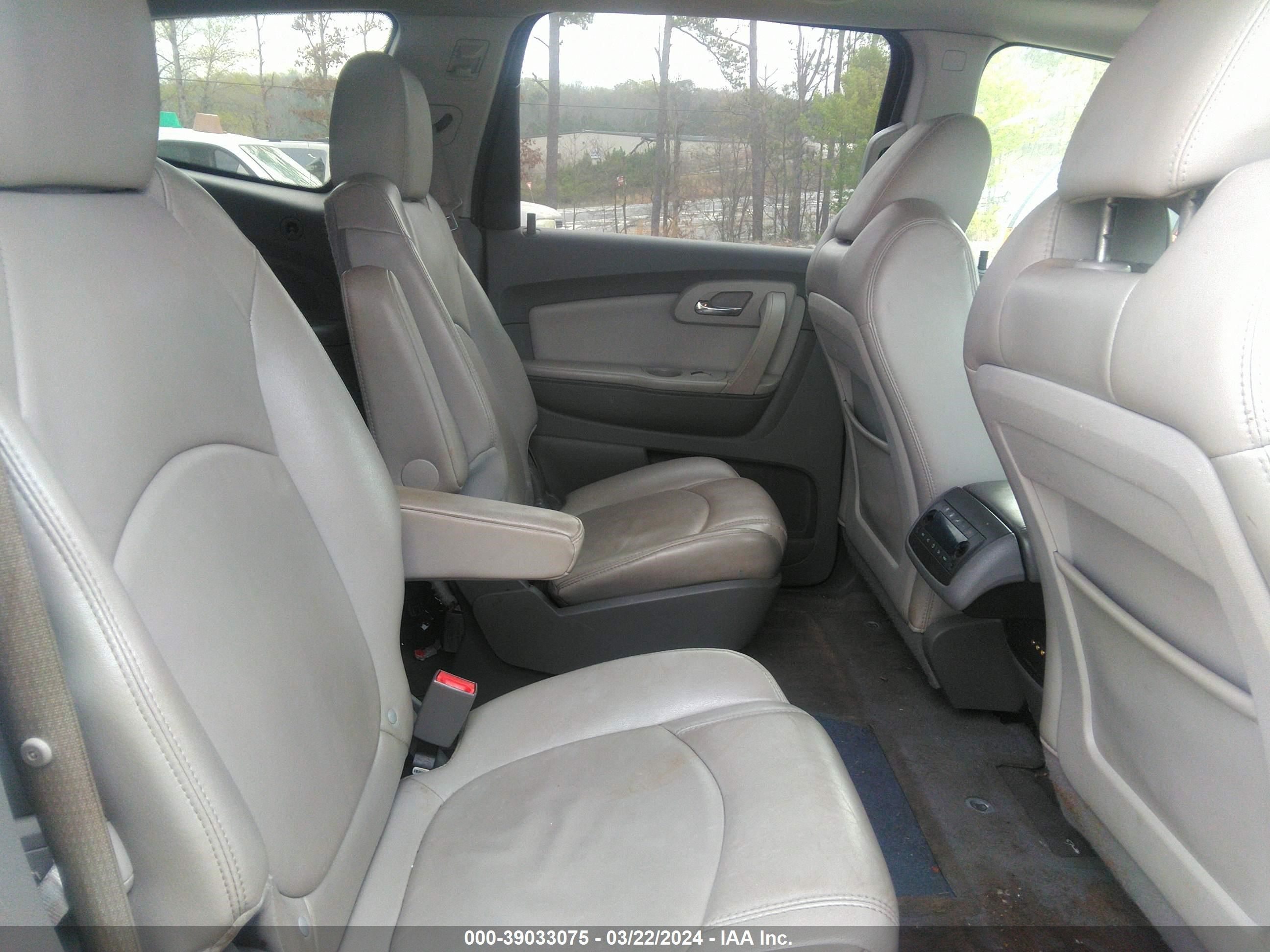 Photo 7 VIN: 1GNKVJED2CJ208379 - CHEVROLET TRAVERSE 