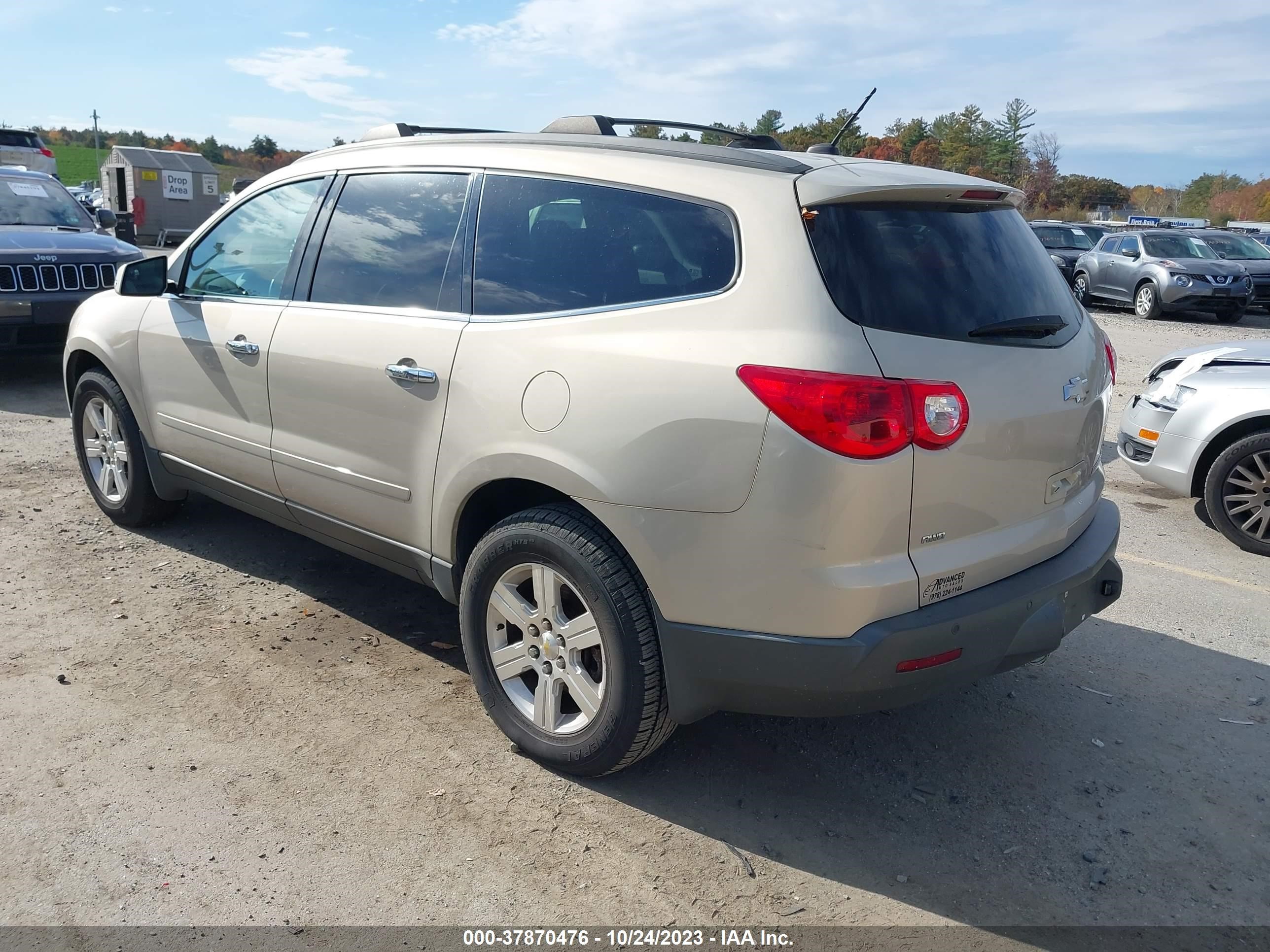 Photo 2 VIN: 1GNKVJED3CJ311200 - CHEVROLET TRAVERSE 