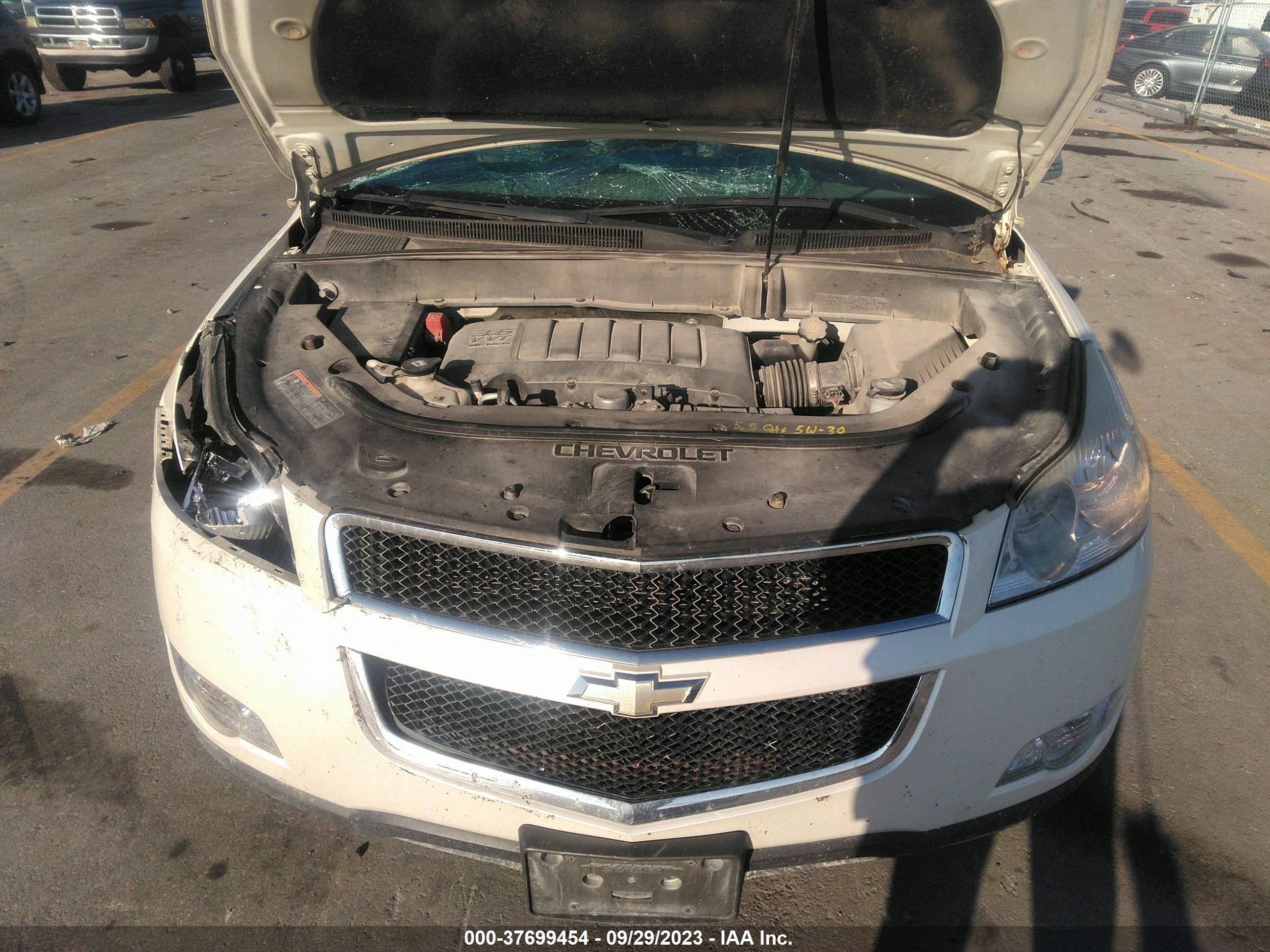 Photo 9 VIN: 1GNKVJED4BJ323144 - CHEVROLET TRAVERSE 