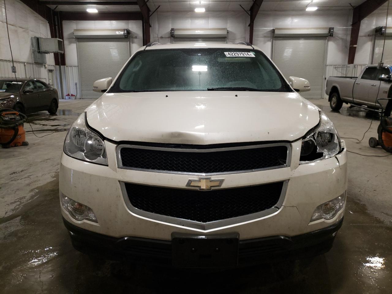 Photo 4 VIN: 1GNKVJED5BJ314629 - CHEVROLET TRAVERSE 