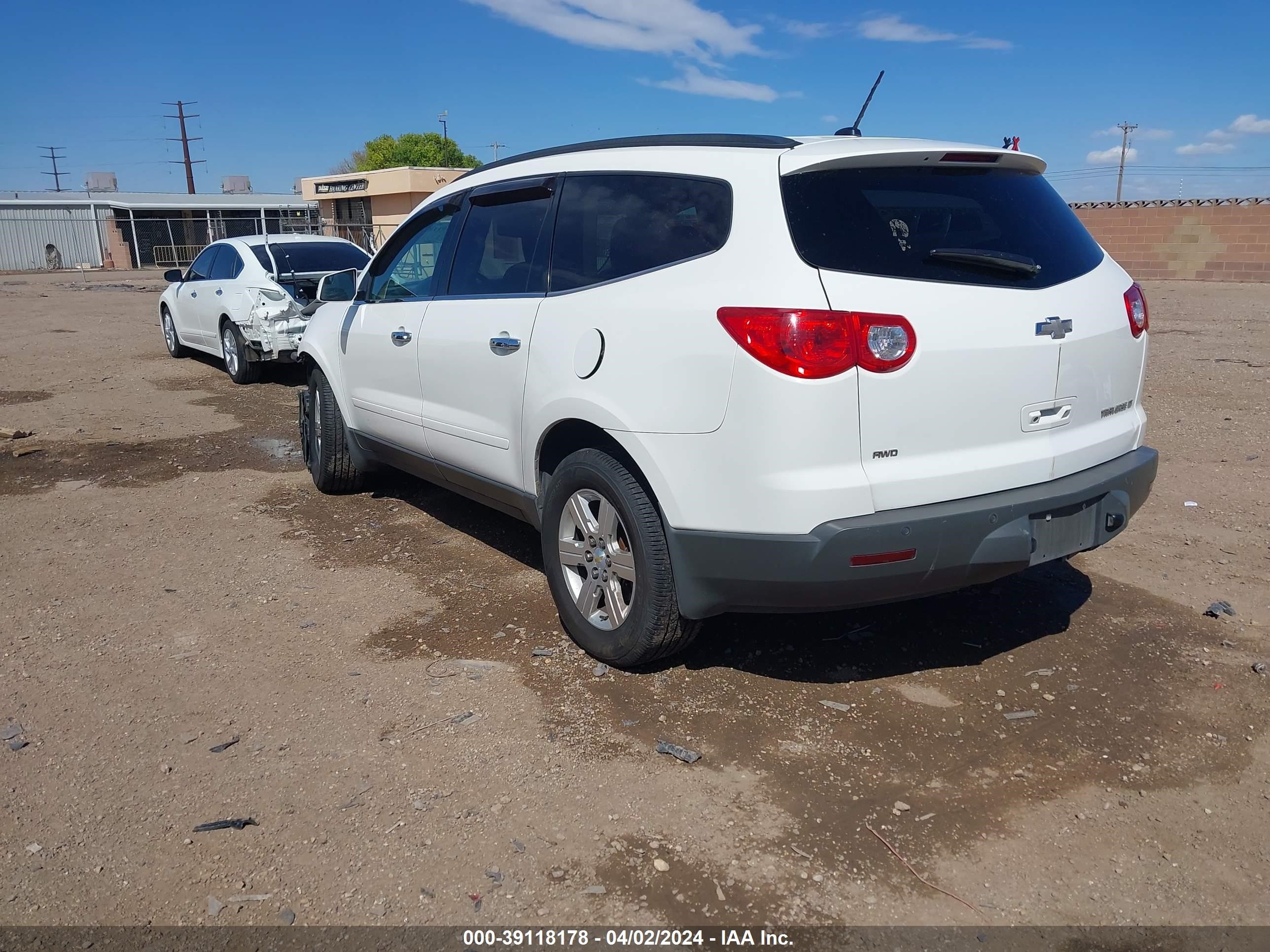 Photo 2 VIN: 1GNKVJED7BJ111337 - CHEVROLET TRAVERSE 