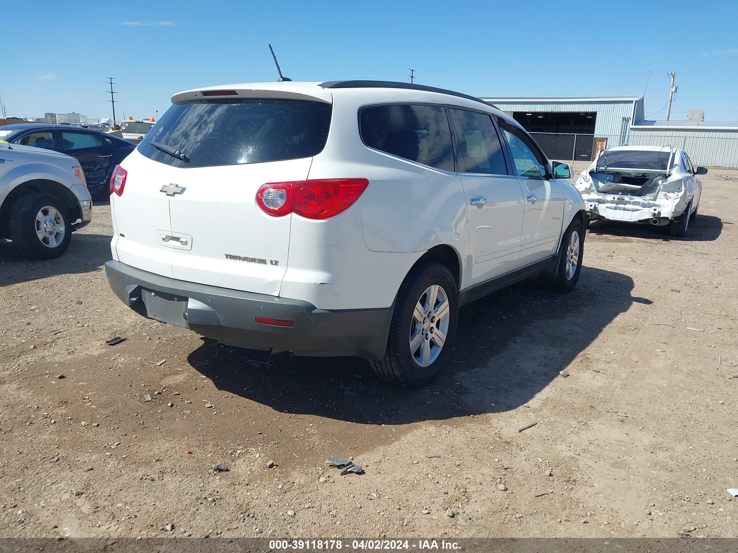 Photo 3 VIN: 1GNKVJED7BJ111337 - CHEVROLET TRAVERSE 