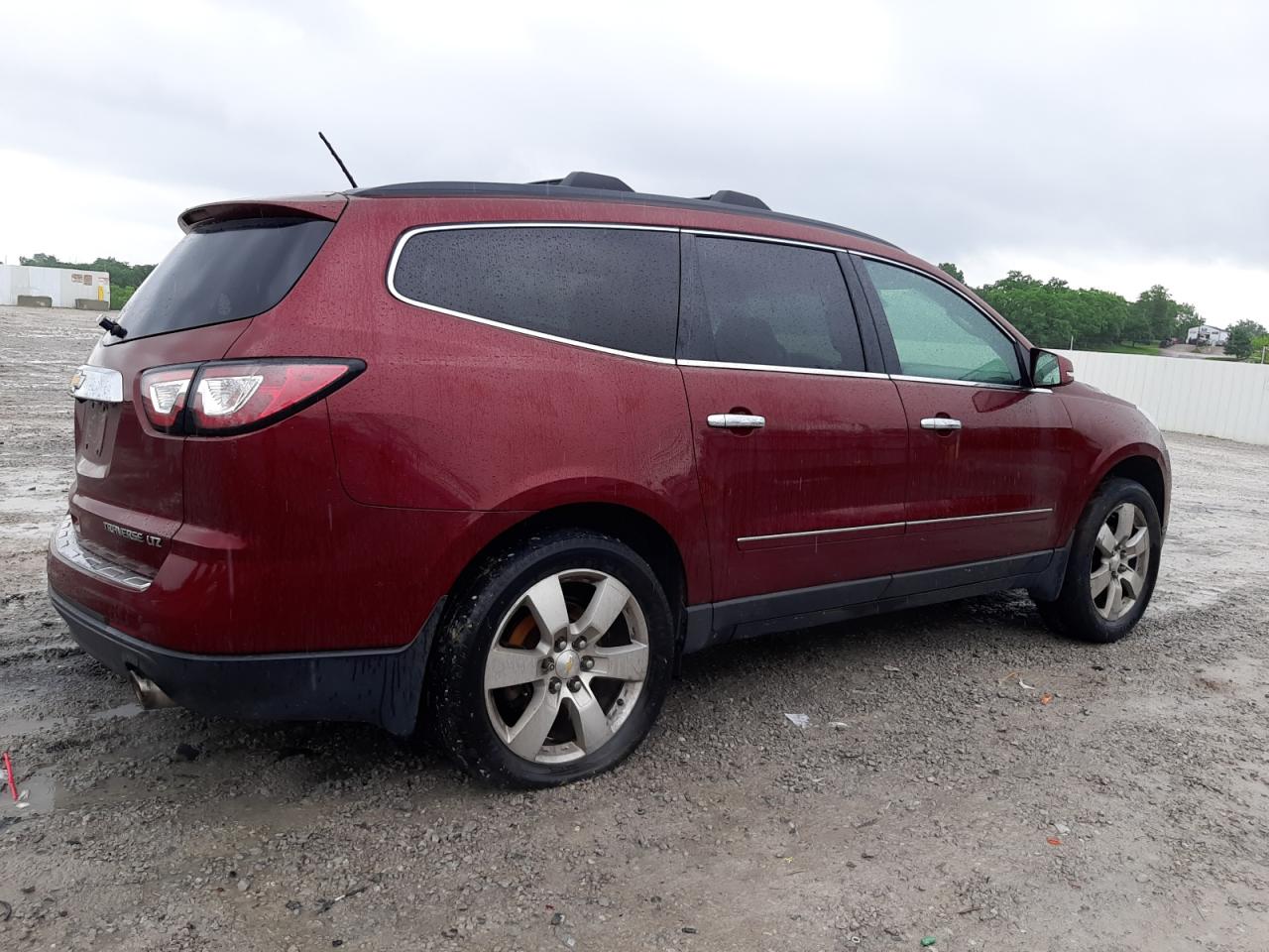 Photo 2 VIN: 1GNKVJKD1FJ209760 - CHEVROLET TRAVERSE 