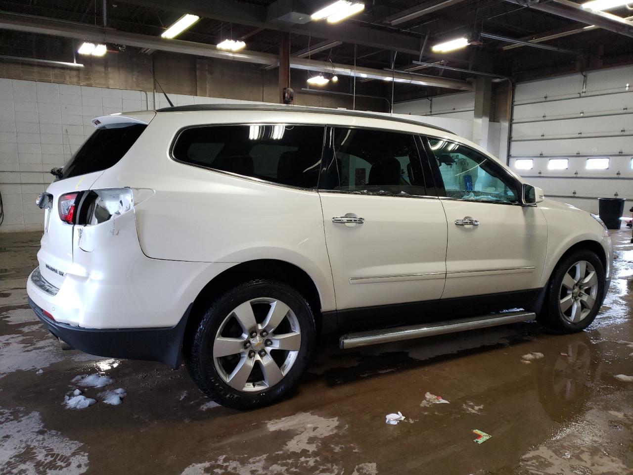 Photo 2 VIN: 1GNKVJKD2EJ184575 - CHEVROLET TRAVERSE 