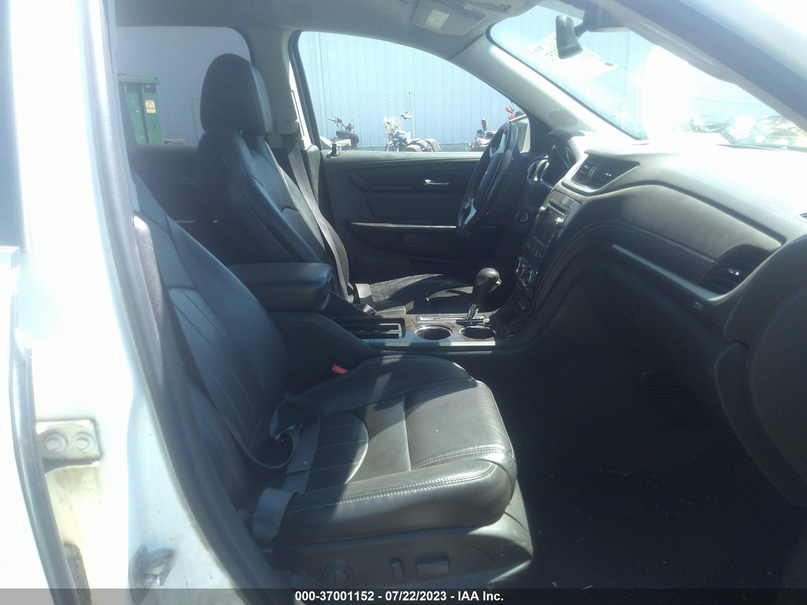 Photo 4 VIN: 1GNKVJKD3FJ134611 - CHEVROLET TRAVERSE 