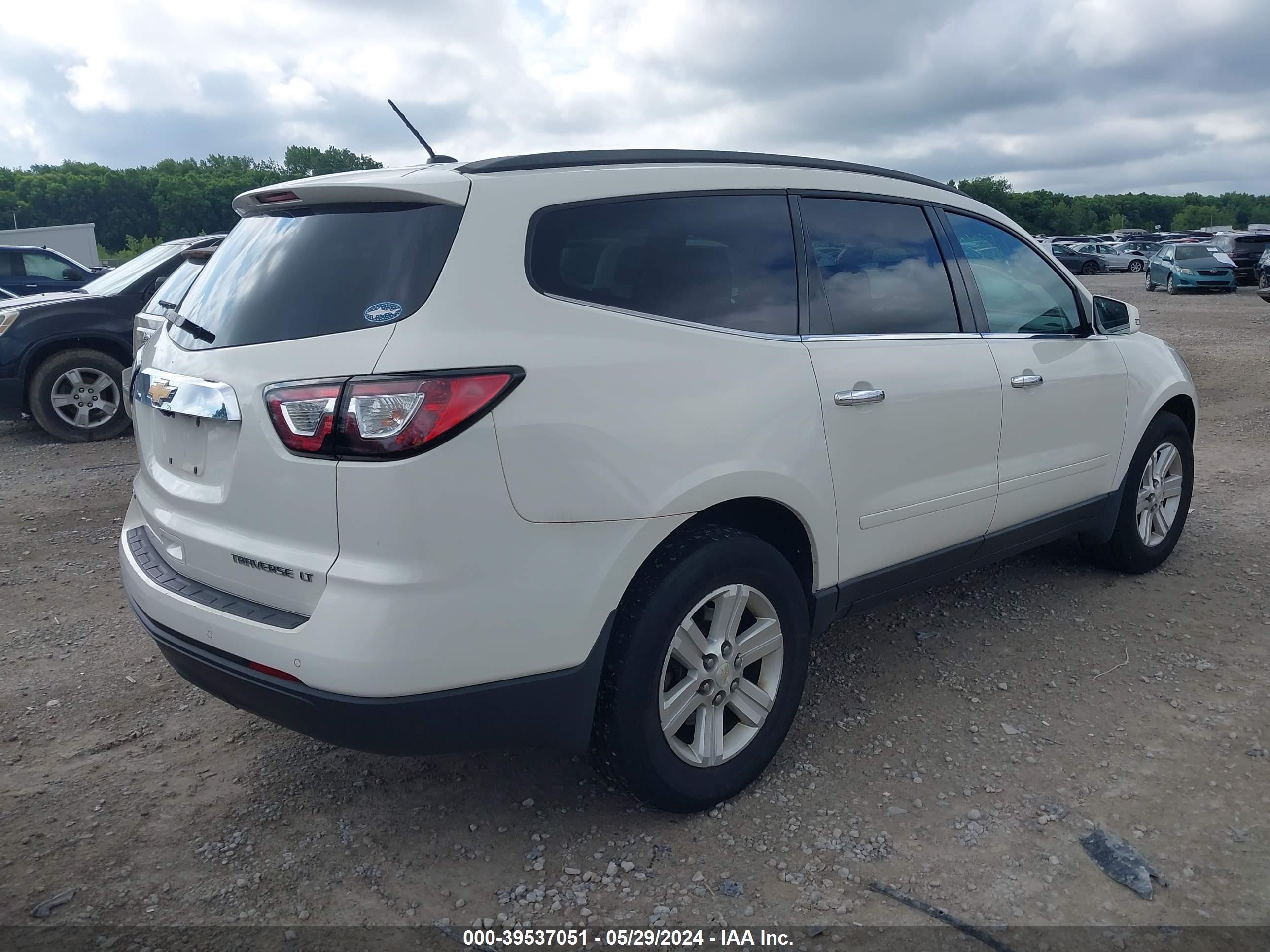 Photo 3 VIN: 1GNKVJKD9DJ237786 - CHEVROLET TRAVERSE 