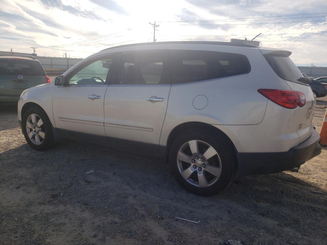 Photo 1 VIN: 1GNKVLED1BJ157127 - CHEVROLET TRAVERSE 