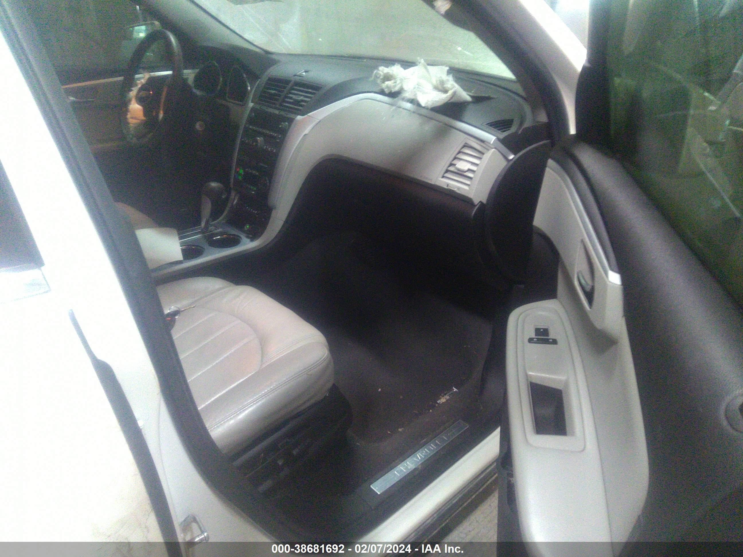 Photo 4 VIN: 1GNKVLED5BJ361381 - CHEVROLET TRAVERSE 