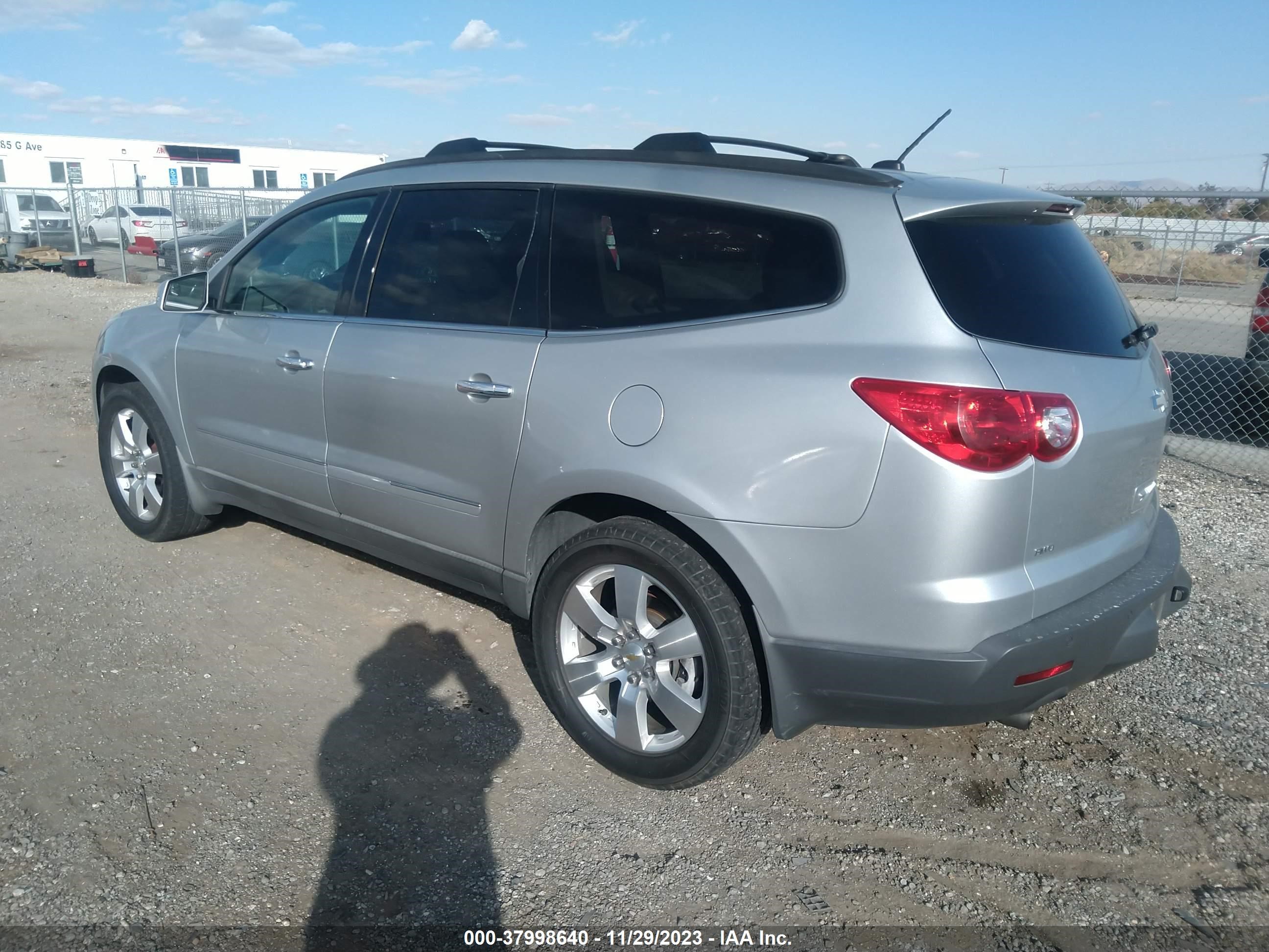 Photo 2 VIN: 1GNKVLED5CJ305202 - CHEVROLET TRAVERSE 