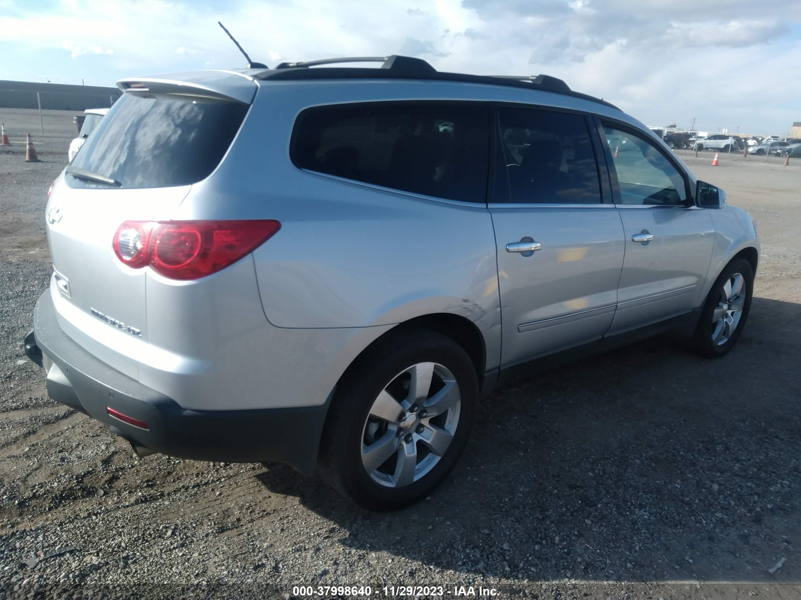 Photo 3 VIN: 1GNKVLED5CJ305202 - CHEVROLET TRAVERSE 