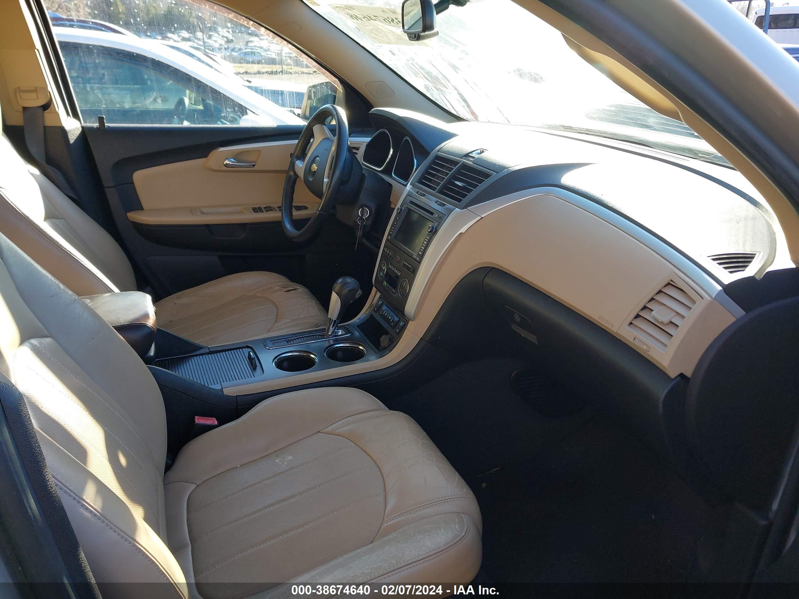 Photo 4 VIN: 1GNKVLED7BJ141837 - CHEVROLET TRAVERSE 