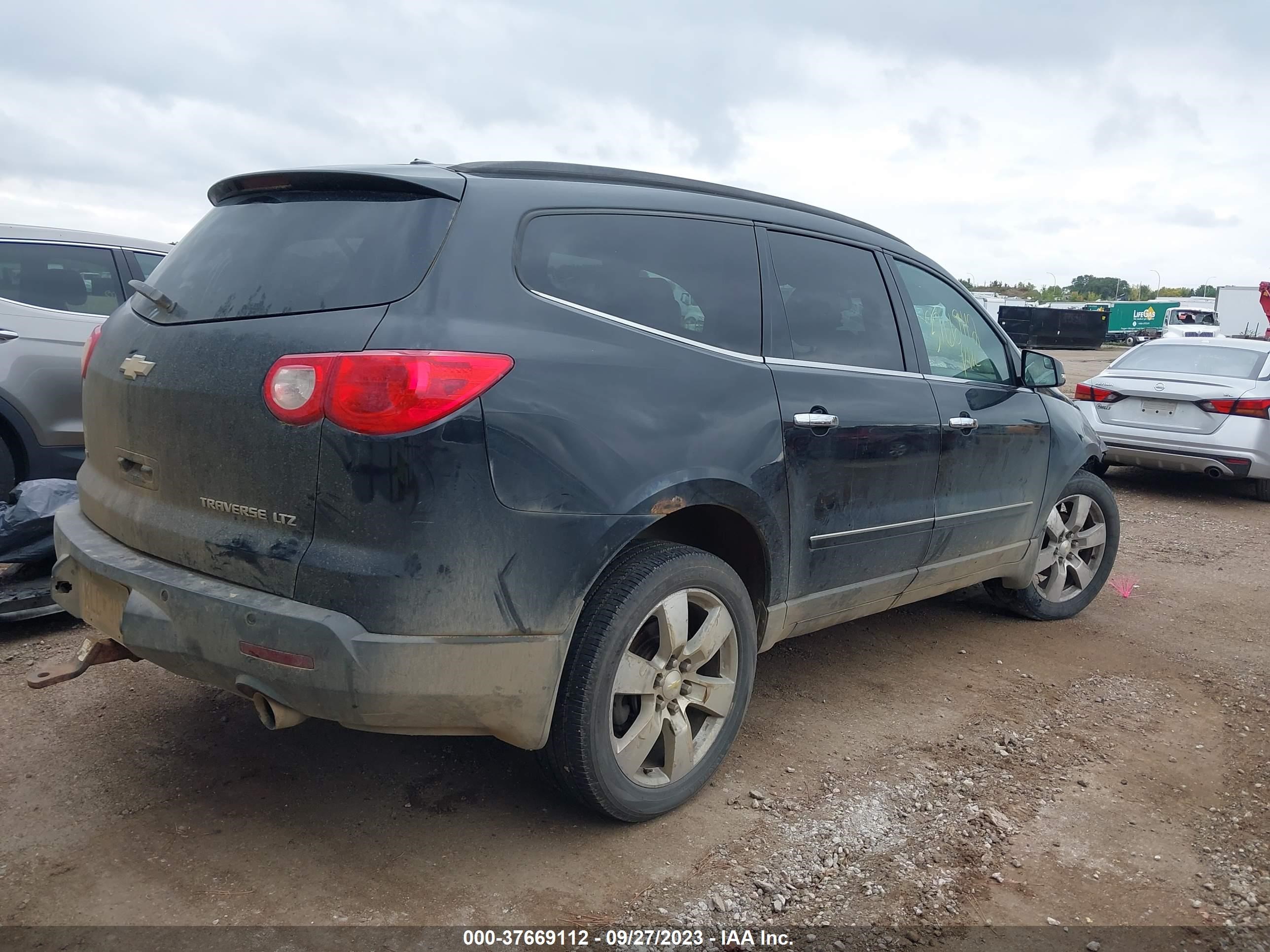 Photo 3 VIN: 1GNKVLED7BJ287364 - CHEVROLET TRAVERSE 