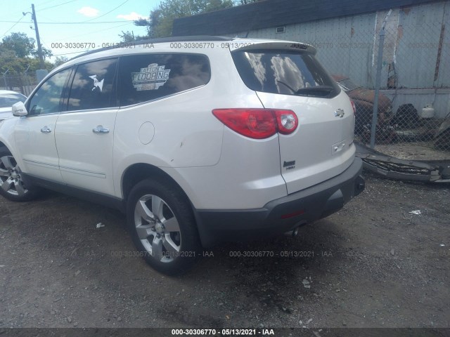 Photo 2 VIN: 1GNKVLEDXBJ161760 - CHEVROLET TRAVERSE 