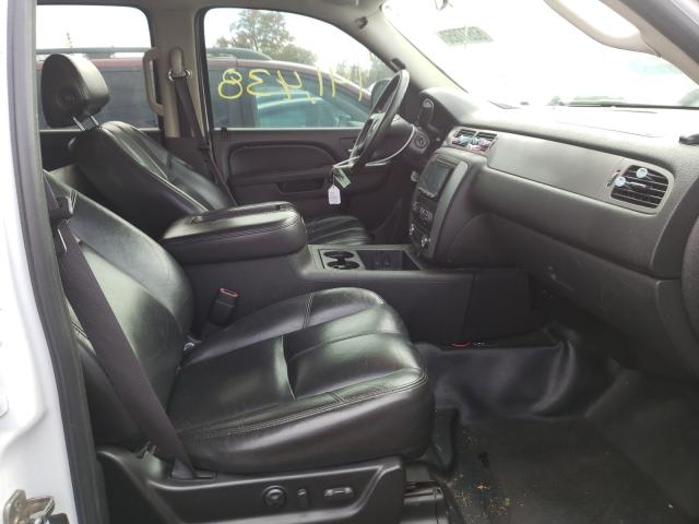 Photo 4 VIN: 1GNLC2E00BR261031 - CHEVROLET TAHOE POLI 