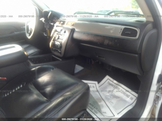 Photo 4 VIN: 1GNLC2E00CR321584 - CHEVROLET TAHOE 