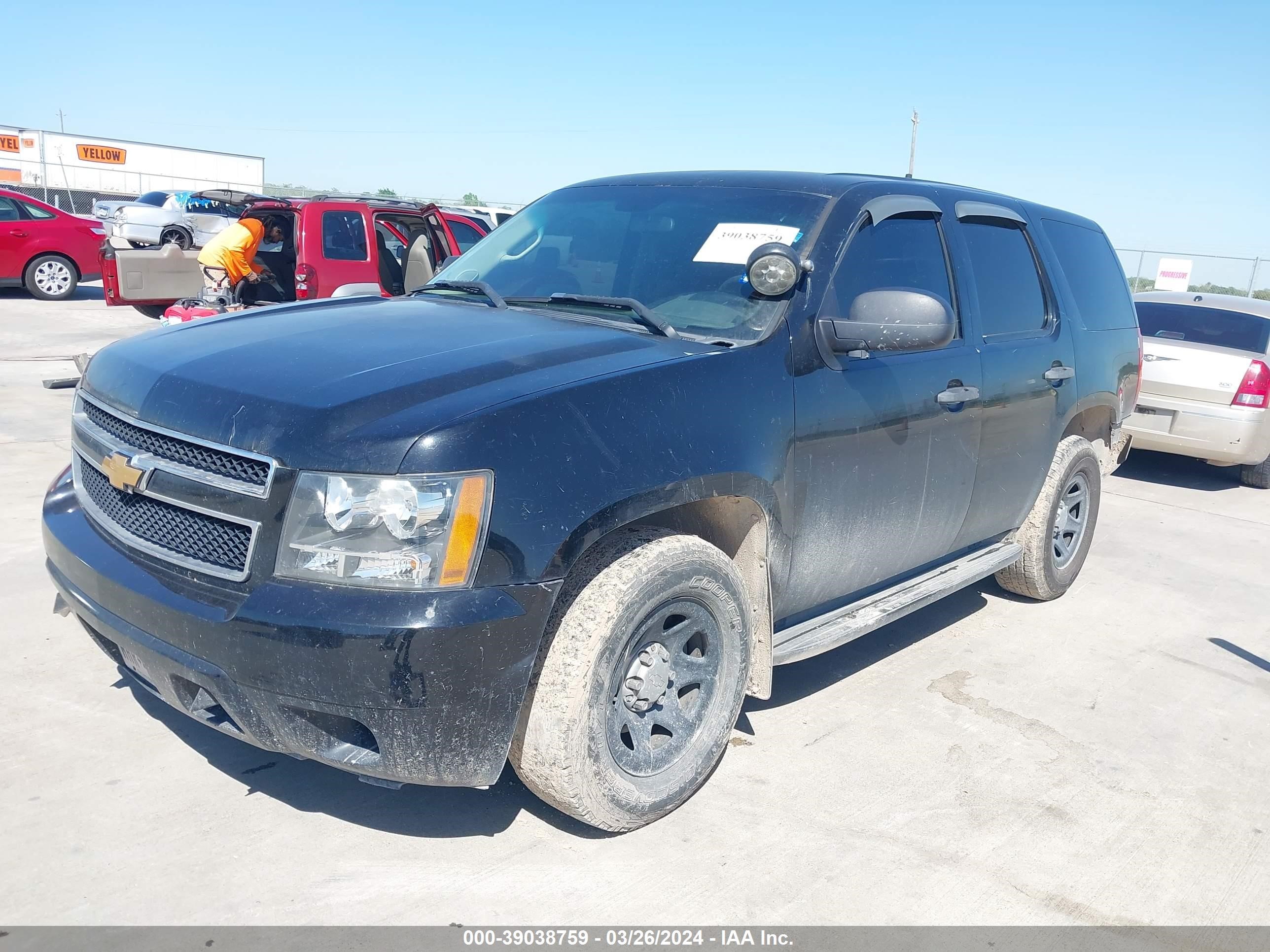 Photo 1 VIN: 1GNLC2E00DR132726 - CHEVROLET TAHOE 