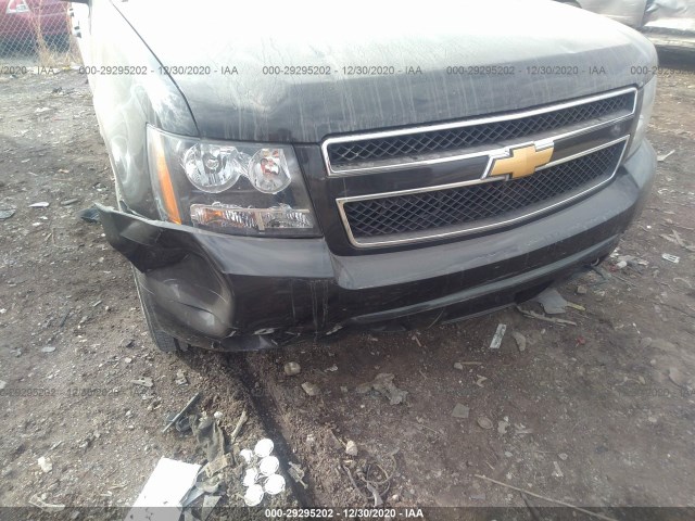 Photo 5 VIN: 1GNLC2E03CR325189 - CHEVROLET TAHOE 