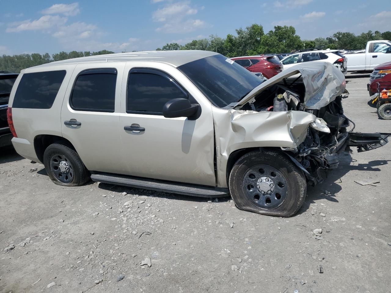 Photo 3 VIN: 1GNLC2E03DR320821 - CHEVROLET TAHOE 