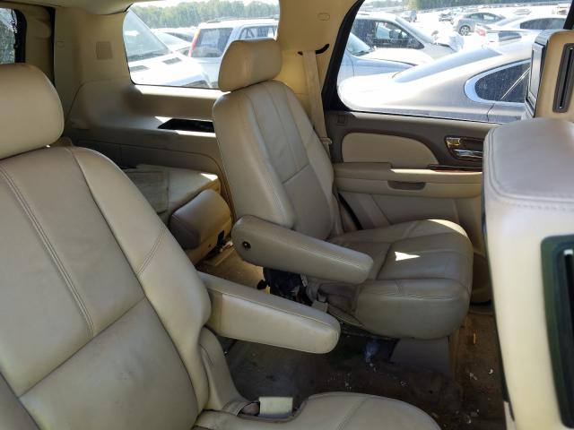 Photo 5 VIN: 1GNLC2E04BR291827 - CHEVROLET TAHOE POLI 