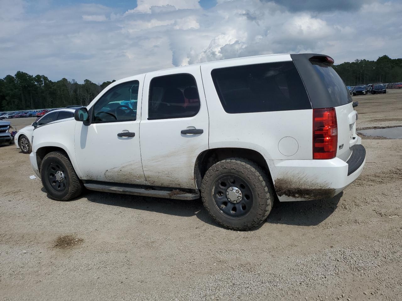 Photo 1 VIN: 1GNLC2E04DR212515 - CHEVROLET TAHOE 