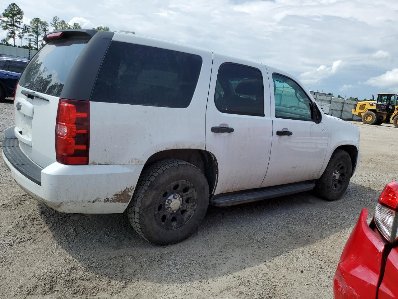 Photo 2 VIN: 1GNLC2E04DR212515 - CHEVROLET TAHOE 