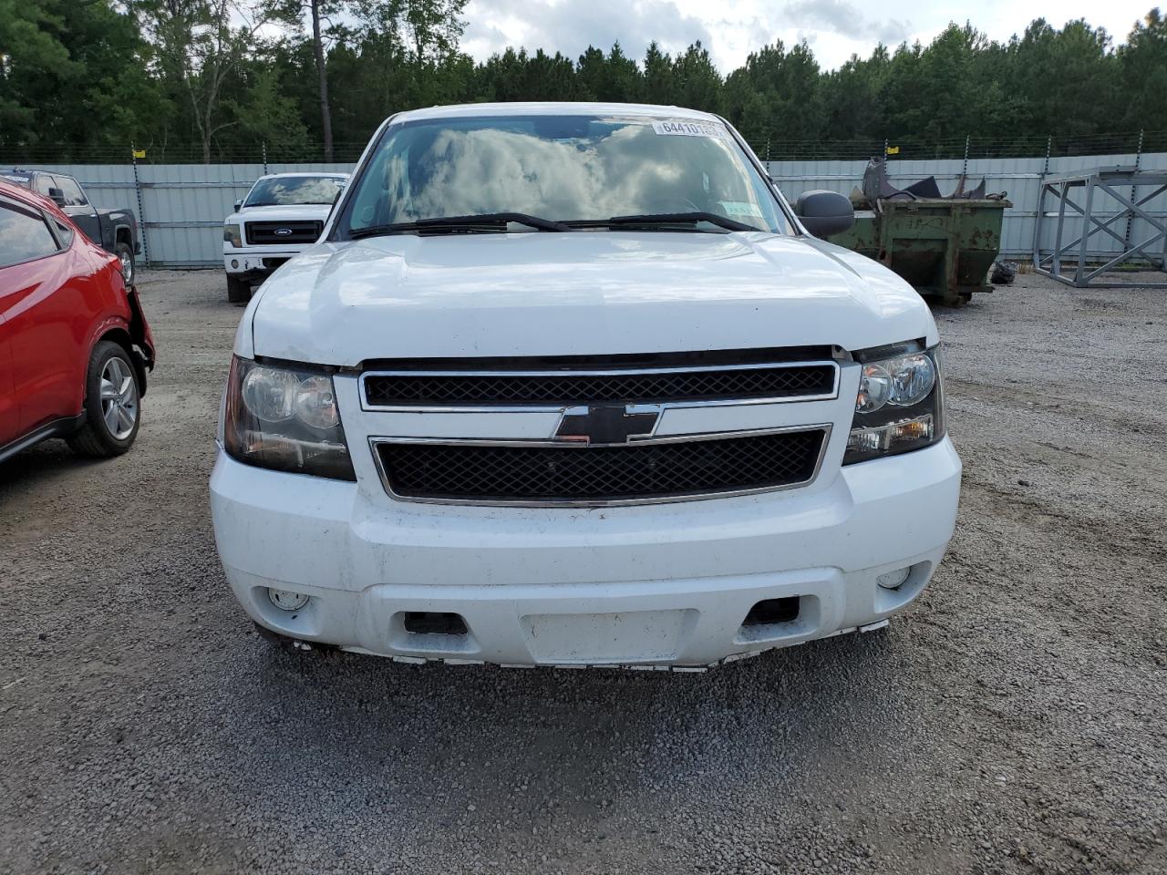 Photo 4 VIN: 1GNLC2E04DR212515 - CHEVROLET TAHOE 