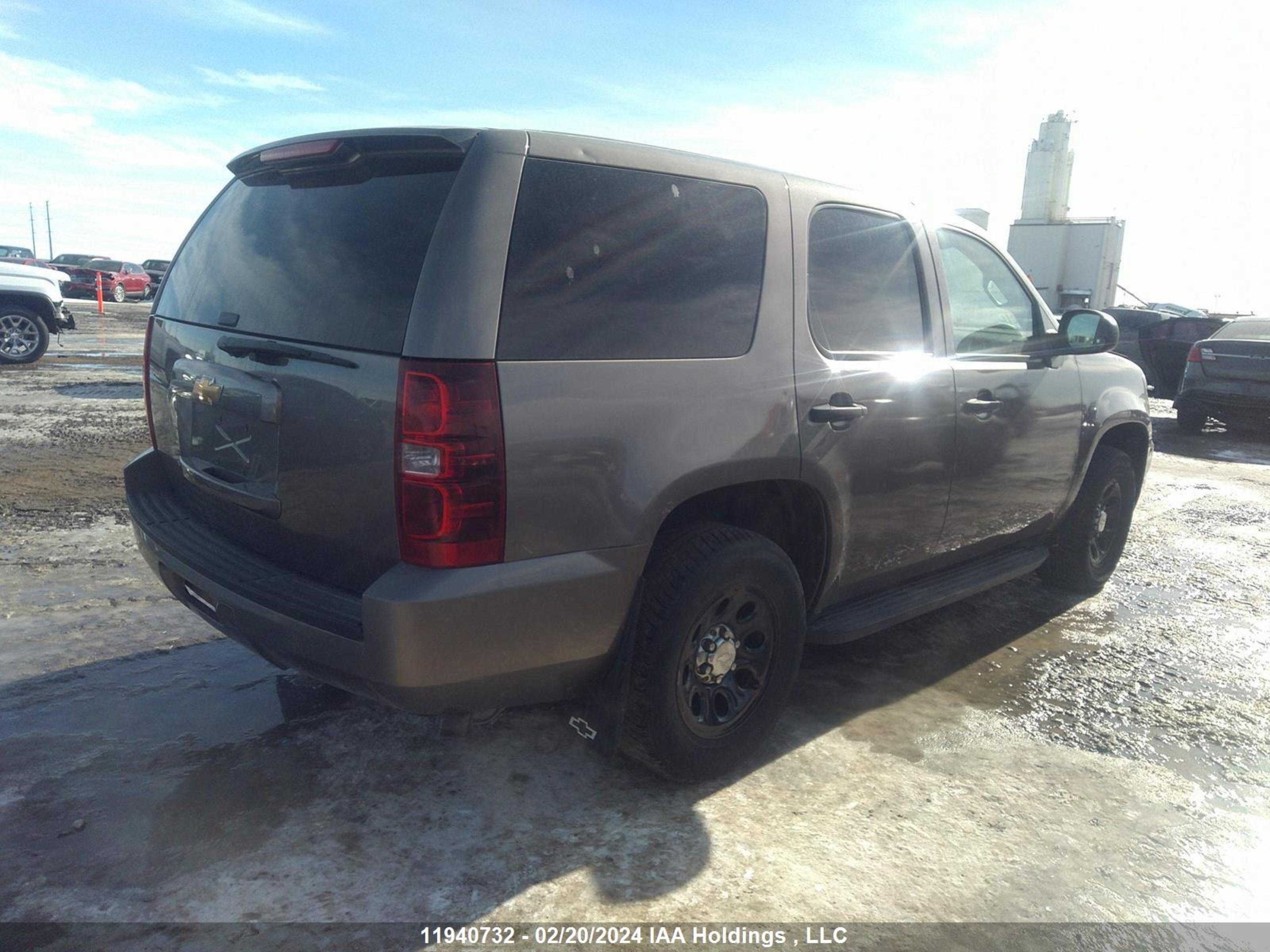 Photo 3 VIN: 1GNLC2E08BR353861 - CHEVROLET TAHOE 