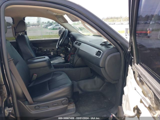 Photo 4 VIN: 1GNLC2E09DR217371 - CHEVROLET TAHOE 