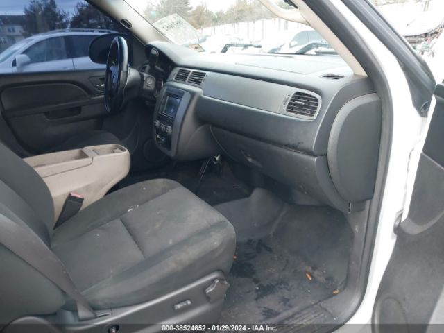 Photo 4 VIN: 1GNLC2E0XBR348970 - CHEVROLET TAHOE 