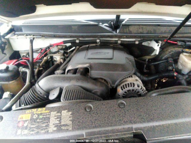 Photo 9 VIN: 1GNLC2E0XDR219839 - CHEVROLET TAHOE 