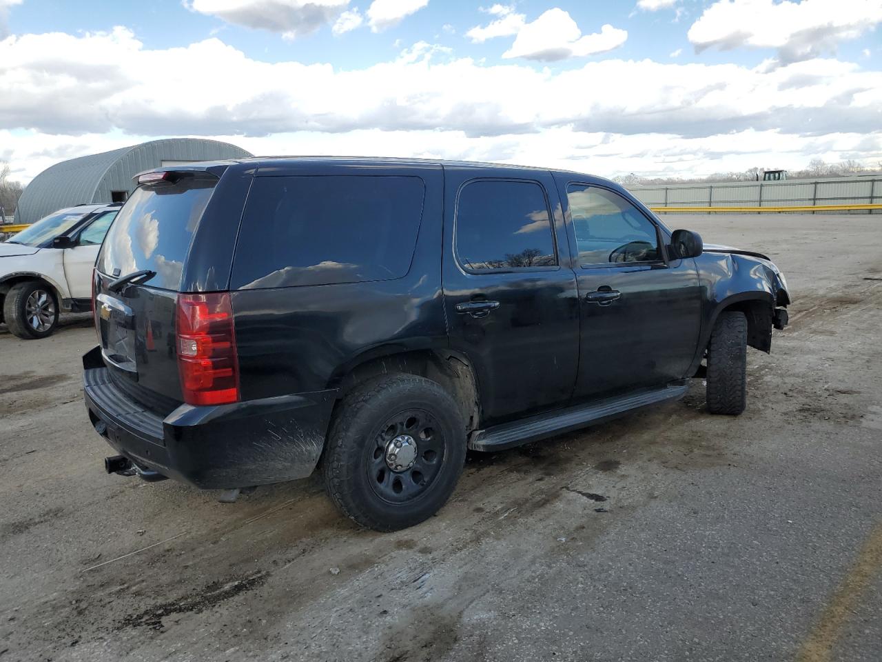 Photo 2 VIN: 1GNLC2E0XER179344 - CHEVROLET TAHOE 