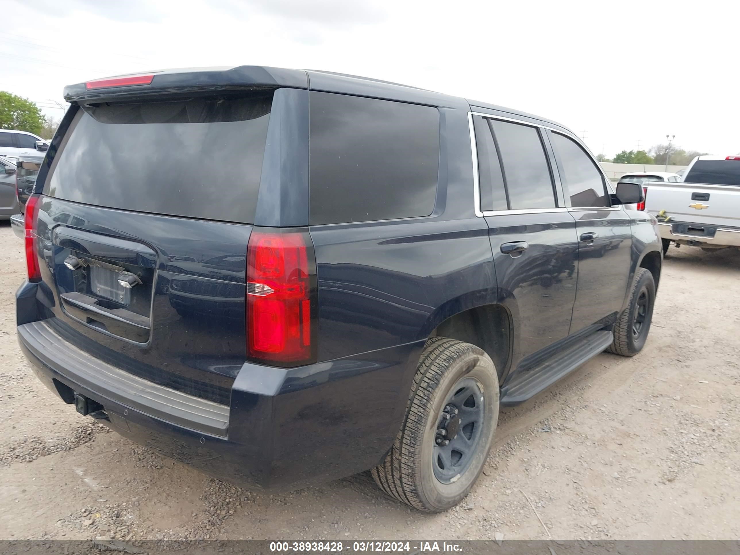 Photo 3 VIN: 1GNLCDEC1KR247399 - CHEVROLET TAHOE 